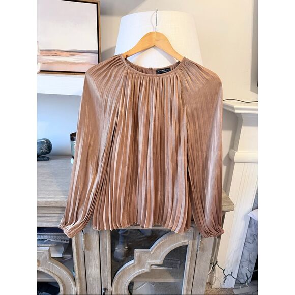 Current Air Gold Pleated Top Size XS - Picture 2 of 7
